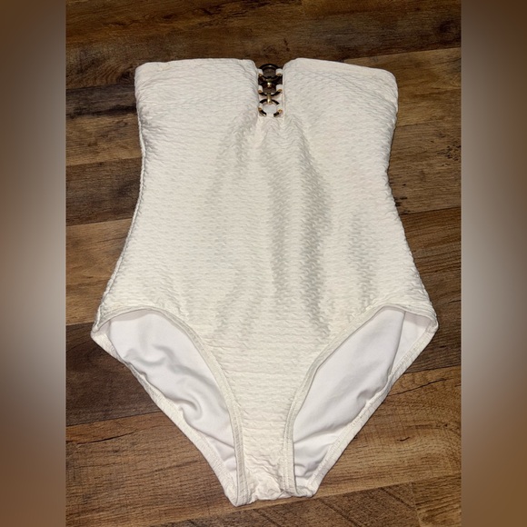 Michael Kors Ivory Strapless Bandeau Swimsuit – Waffle Fabric One-Piece, Size 6 - Picture 1 of 8